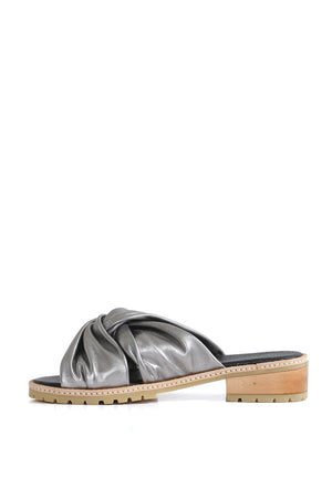 Sandalia artesanal Aires Candelaria napa peltre Kebba con calce anatómico, zuecos de mujer para vestir