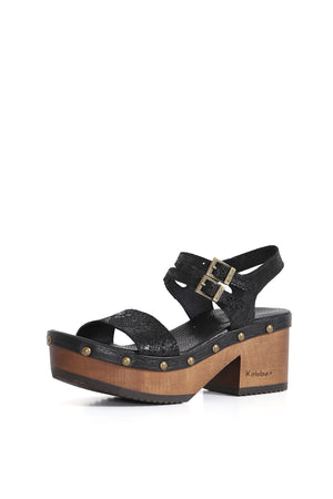 Sandalia artesanal en cuero negro con destellos y diseño anatómico, zapatos anatómicos