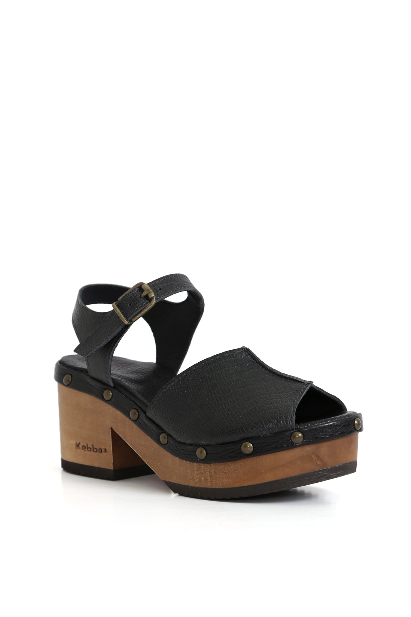 Zapatos anatómicos negros con acabado reptil y plataforma madera