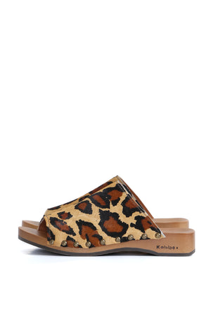 Sandalia de cuero pantera beige modelo Dolores con planta anatómica DK 3,5 cm