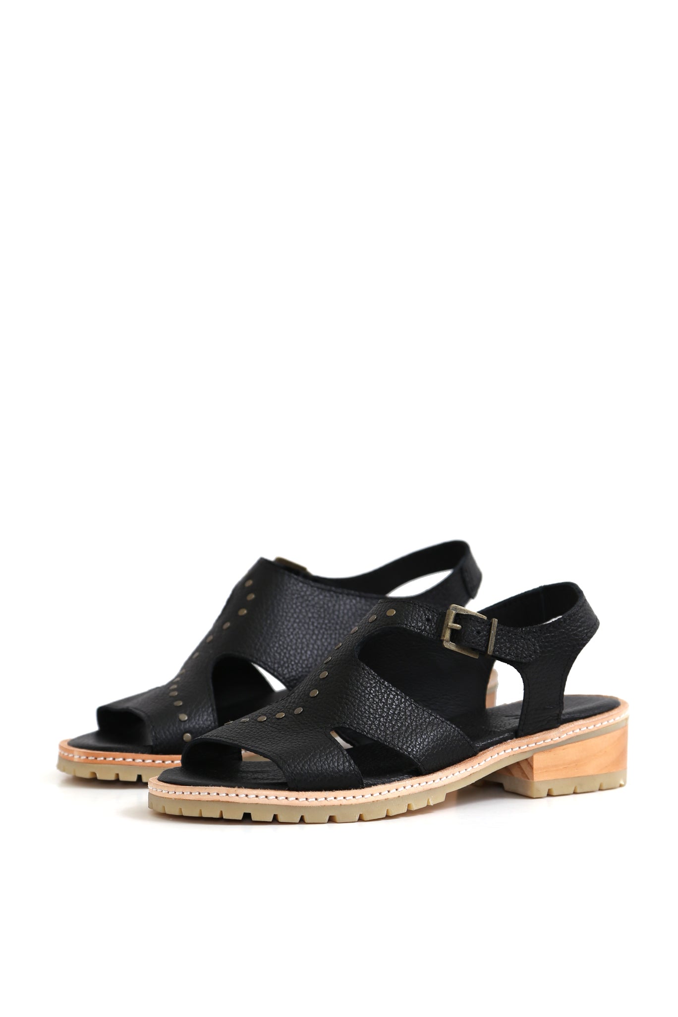 2. Zuecos de mujer para vestir Aires Carmen floater negro con base de madera y diseño cómodo