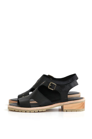 1. Sandalia Aires Carmen en cuero floater negro con planta de madera nativa y 3 cm de altura, zapatos anatómicos