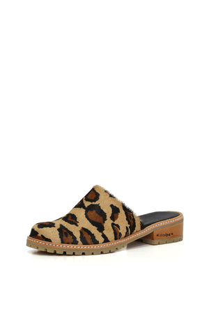 Cruces cobra níquel con cuero certificado y taco medio, zapatos anatómicos