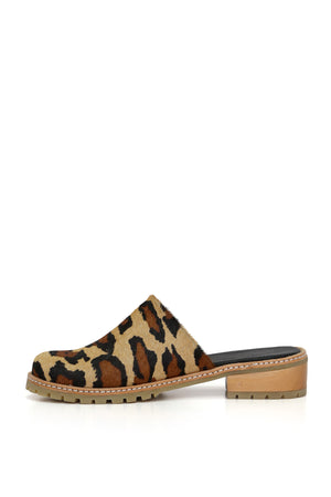 Sandalia artesanal en cuero cobra níquel con 4 cm de taco, zuecos de mujer para vestir