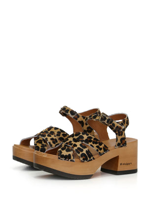 Zapatos anatómicos Kebba Petra beige, sandalia artesanal con hebilla lateral