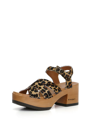 Sandalia alta Petra color beige en cuero chita con capellada al corte de 2,2 mm