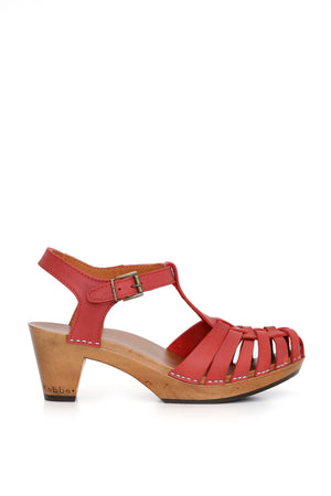 Sandalia artesanal Lupus Everest rojo hecha a mano en Villarrica Chile