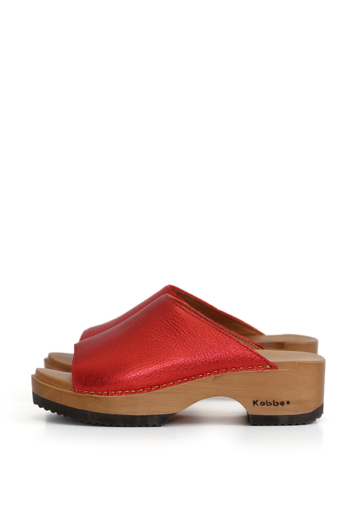 Zuecos de mujer para vestir Nicanor Floater Rojo en cuero metálico con planta anatómica Cloc 5 cm, fondo blanco