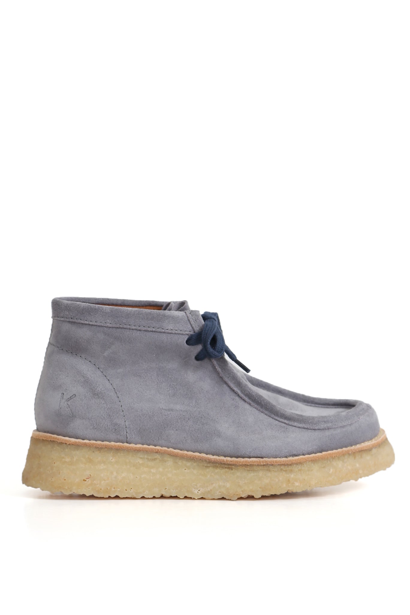Perfil del MAR Marciano renobuk perla con cordones y base crepé, fondo blanco. zapatos anatómicos