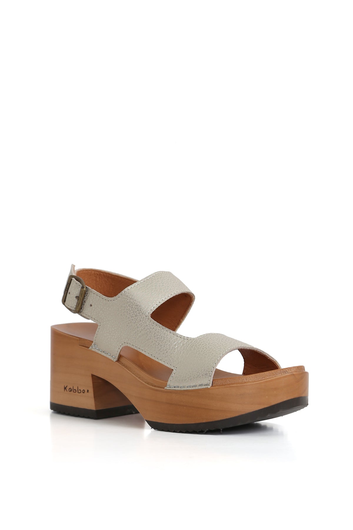 Piera Humo con planta Pájaro anatómica de madera, 8 cm y hebilla; vista 3/4 en fondo blanco. Kebba Clogs.