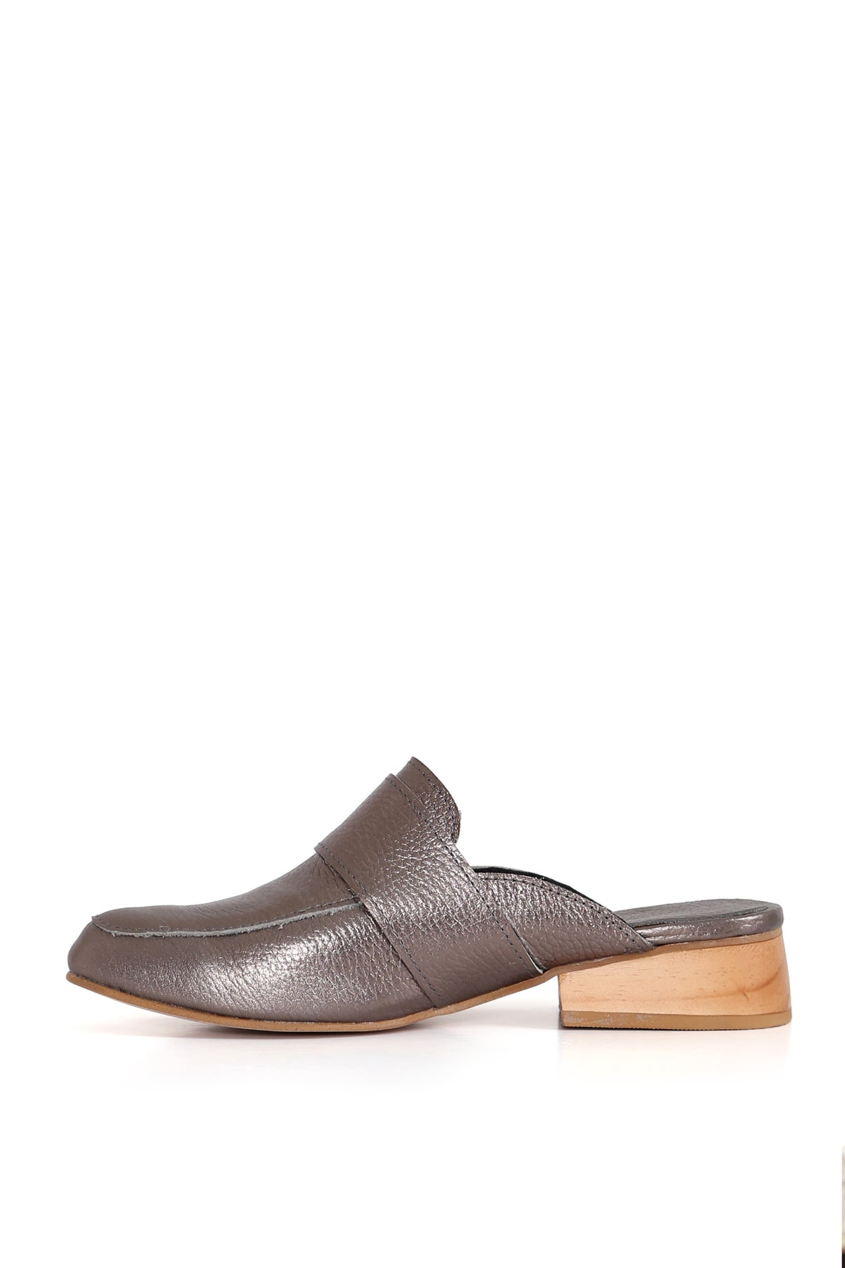 Zuecos de mujer para vestir Andorra color peltre con cuero floater y planta Point