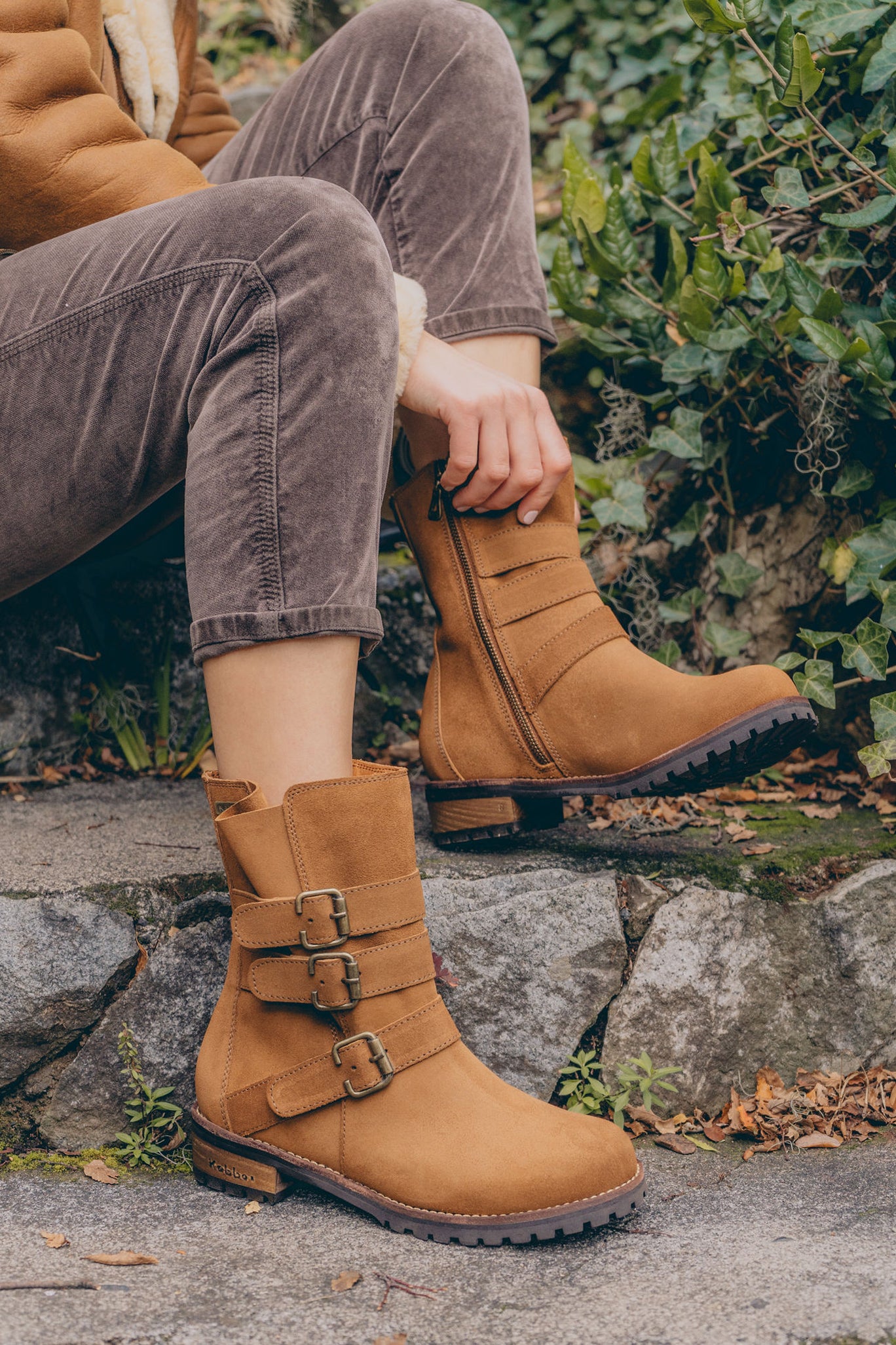 BOTOTO MUJER - DIEGO RENOBUK TOSTADO