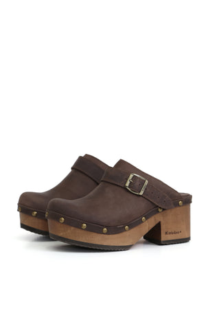 Zueco con plataforma de madera Kebba para mujer.