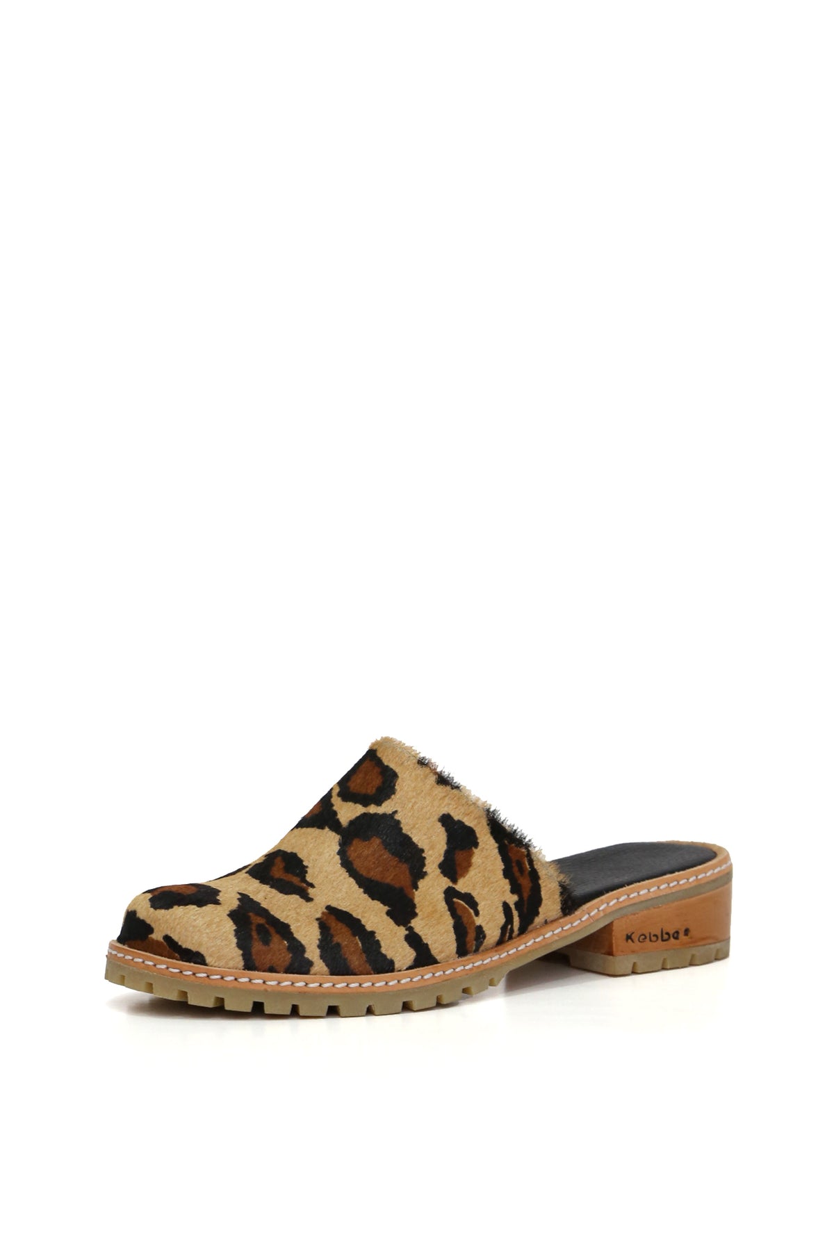 Cruces cobra níquel con cuero certificado y taco medio, zapatos anatómicos